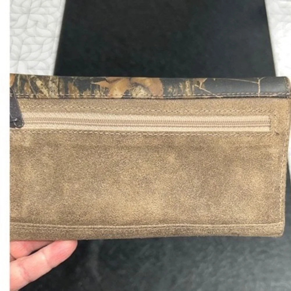 Nocona‎ Mossy Oak Camo Wallet Ladies Brown Western Cross Studded